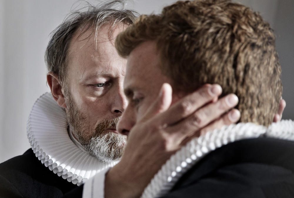 « Au nom du père » d’Adam Price- une série lumineuse sur ARTE